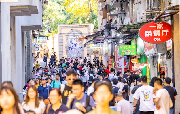 Macau GGR average spend per visitor under pressure, govt target for casino revenue might be missed: analysts