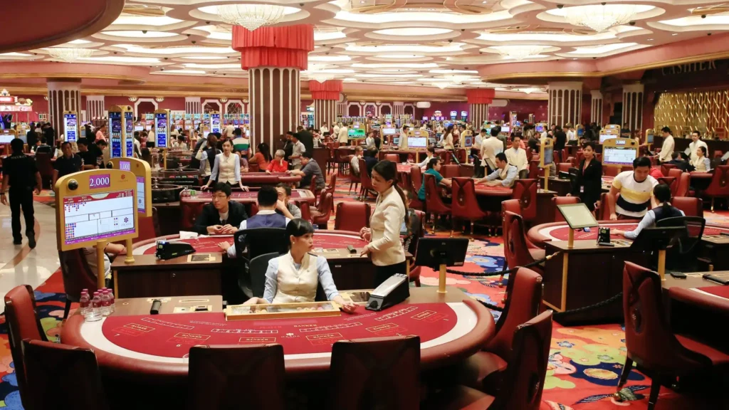 ASEAN land-based gambling sector at a crossroads as online gaming booms